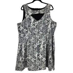 Torrid Woman's Black White Lace Sleeveless Printed Swing Dress Size 20